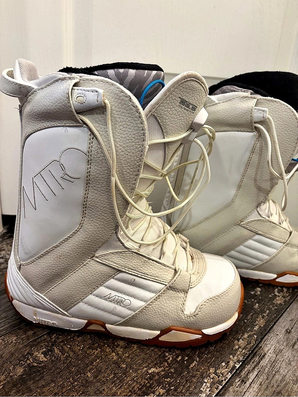 NEW Nitro Fader TLS Women's Snowboard Boots Size 9 White